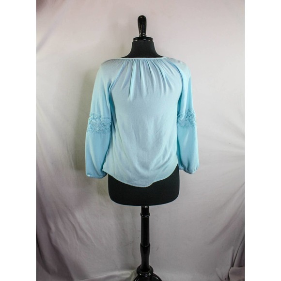 Lilly Pulitzer Top Crochet Detail Raglan Sleeves Light Blue Size XS - Picture 3 of 4
